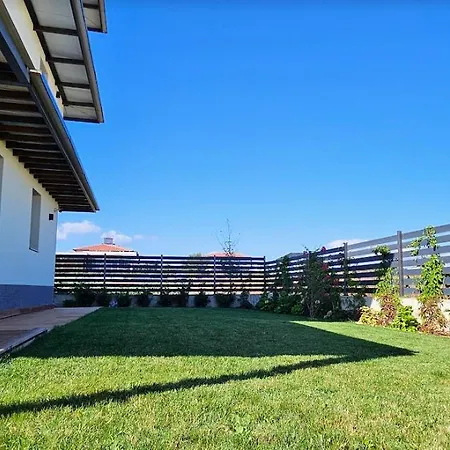 3-bedroom In Lozenets, Burgas, Bulgaria Lozeneț